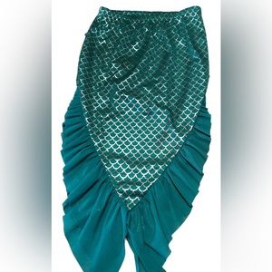 Cat & Jack Green Mermaid Skirt Size Medium 7/8